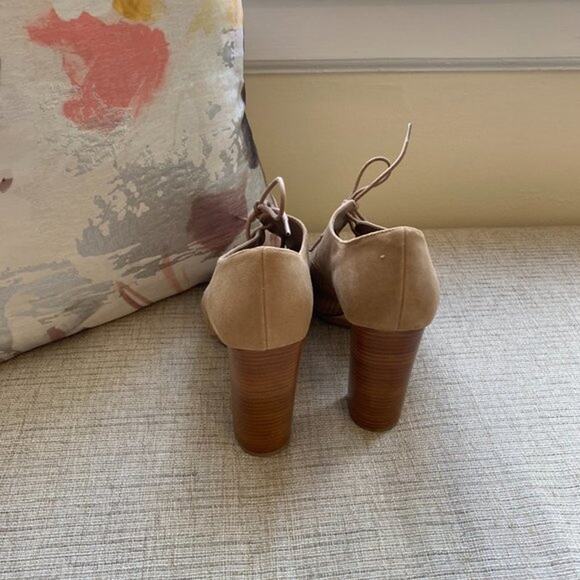 NEW Dolce Vita Beige Lace Up Ankle Booties Size 10 - Picture 3 of 5